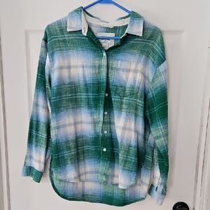 American Eagle Outfitters Green Plaid Button Down Shirt